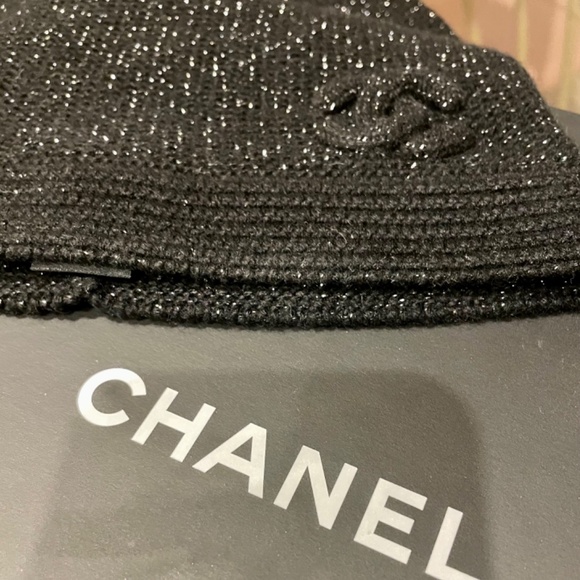Rare Chanel Cashmere & Viscose Beanie - Picture 2 of 5